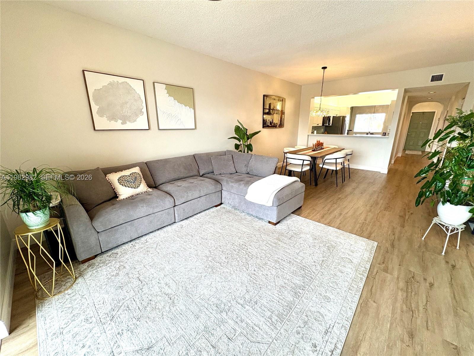 7647 Southampton Ter #304 Tamarac, FL 33321