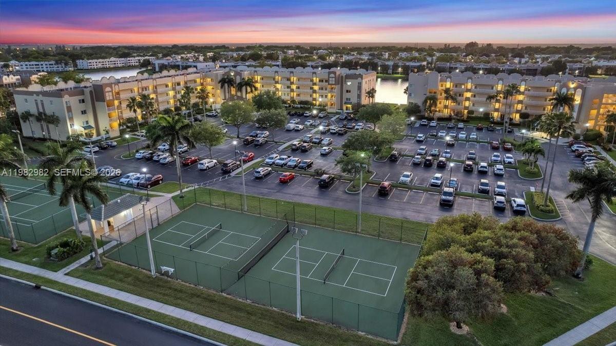 7647 Southampton Ter #304 Tamarac, FL 33321