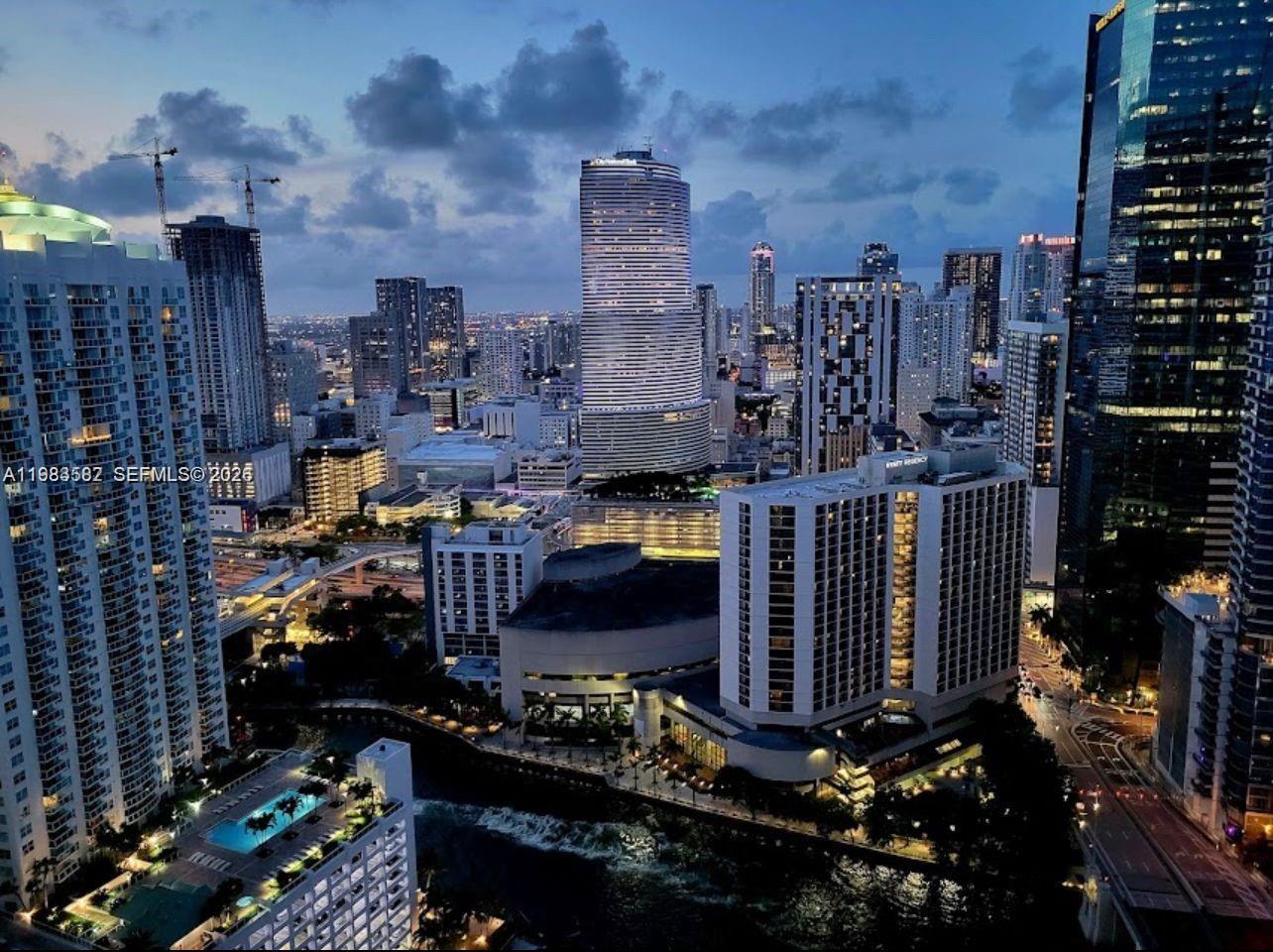 image 500 Brickell East12