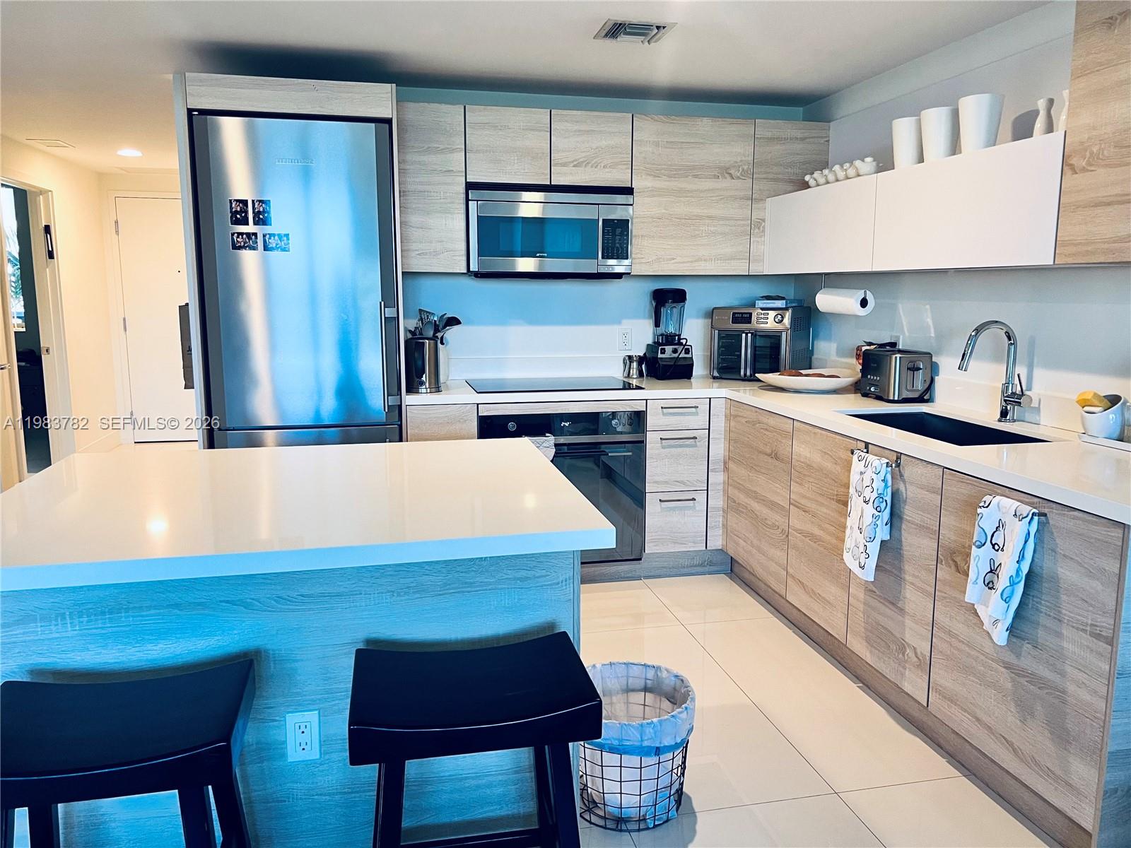 16385 Biscayne Blvd #303 Sunny Isles Beach, FL 33160