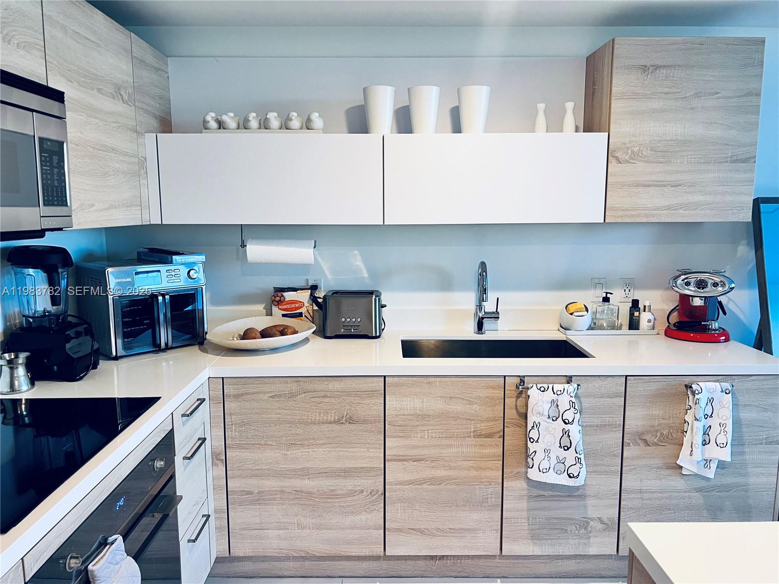 16385 Biscayne Blvd #303 Sunny Isles Beach, FL 33160