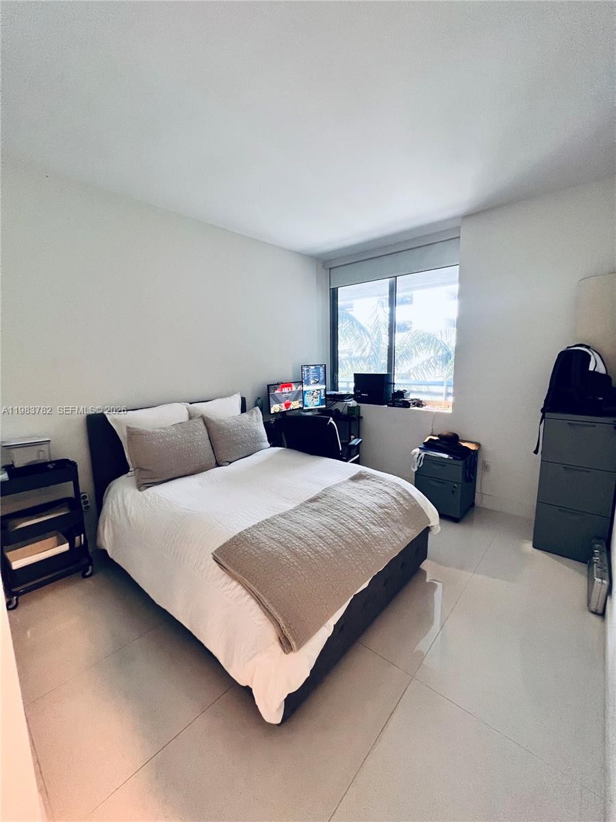 16385 Biscayne Blvd #303 Sunny Isles Beach, FL 33160