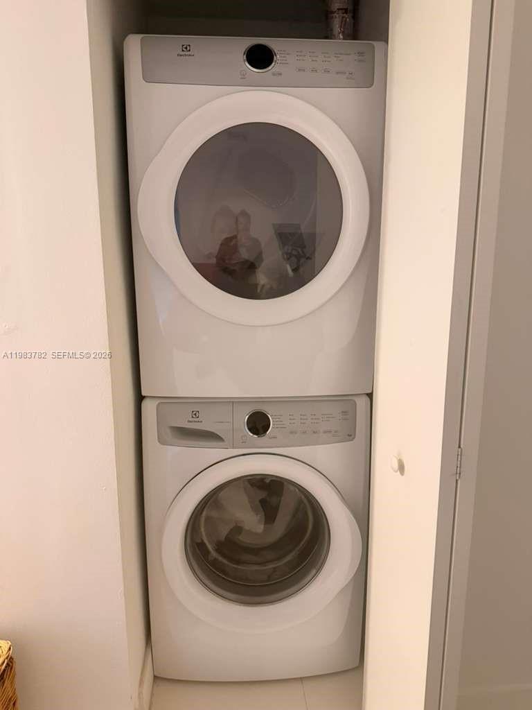 16385 Biscayne Blvd #303 Sunny Isles Beach, FL 33160