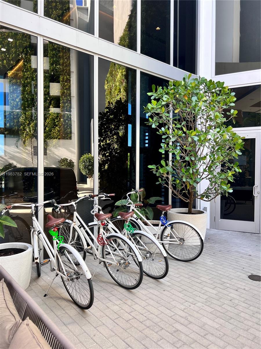 16385 Biscayne Blvd #303 Sunny Isles Beach, FL 33160