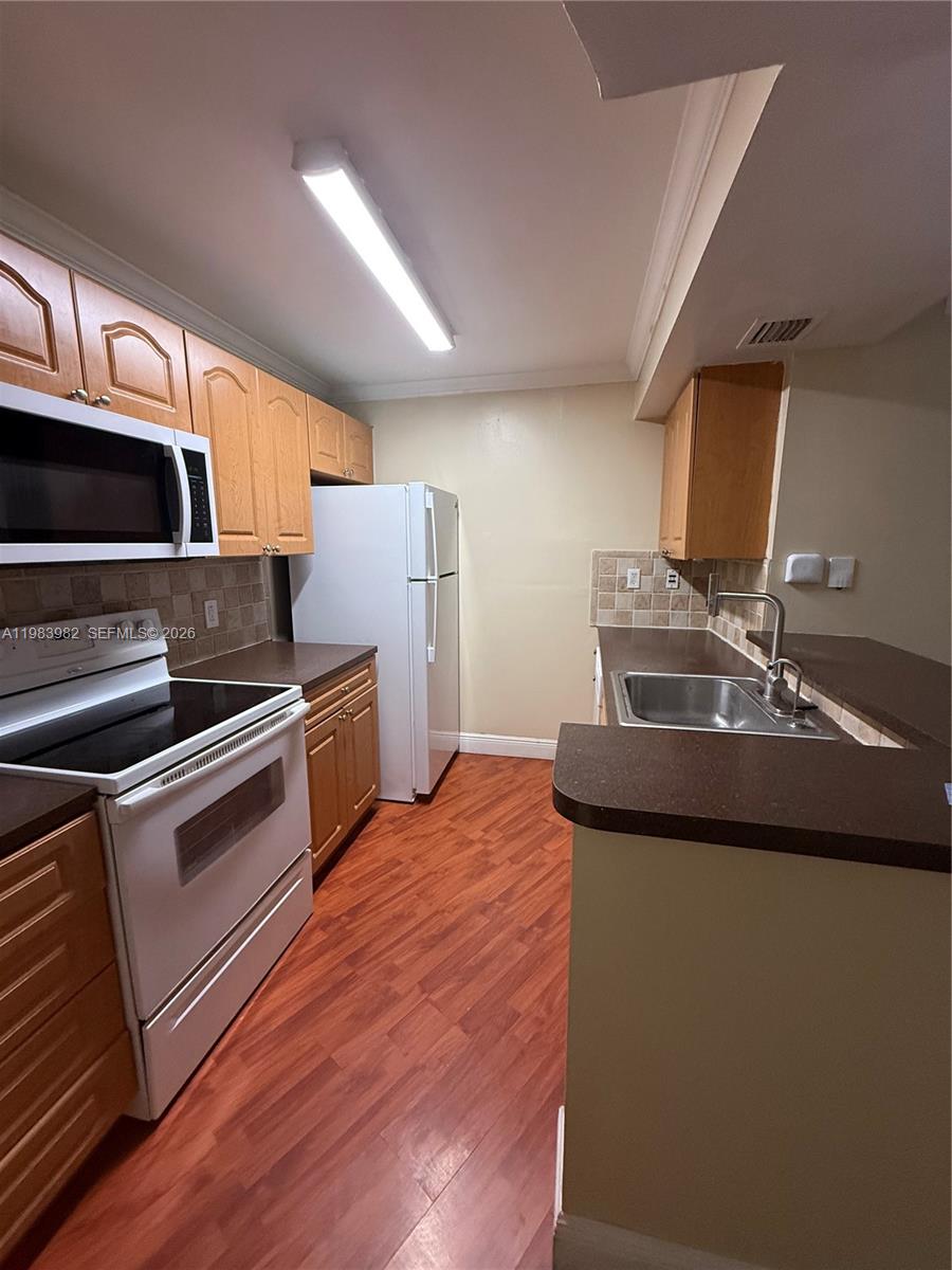 7165 NW 186th St #A204 Hialeah, FL 33015