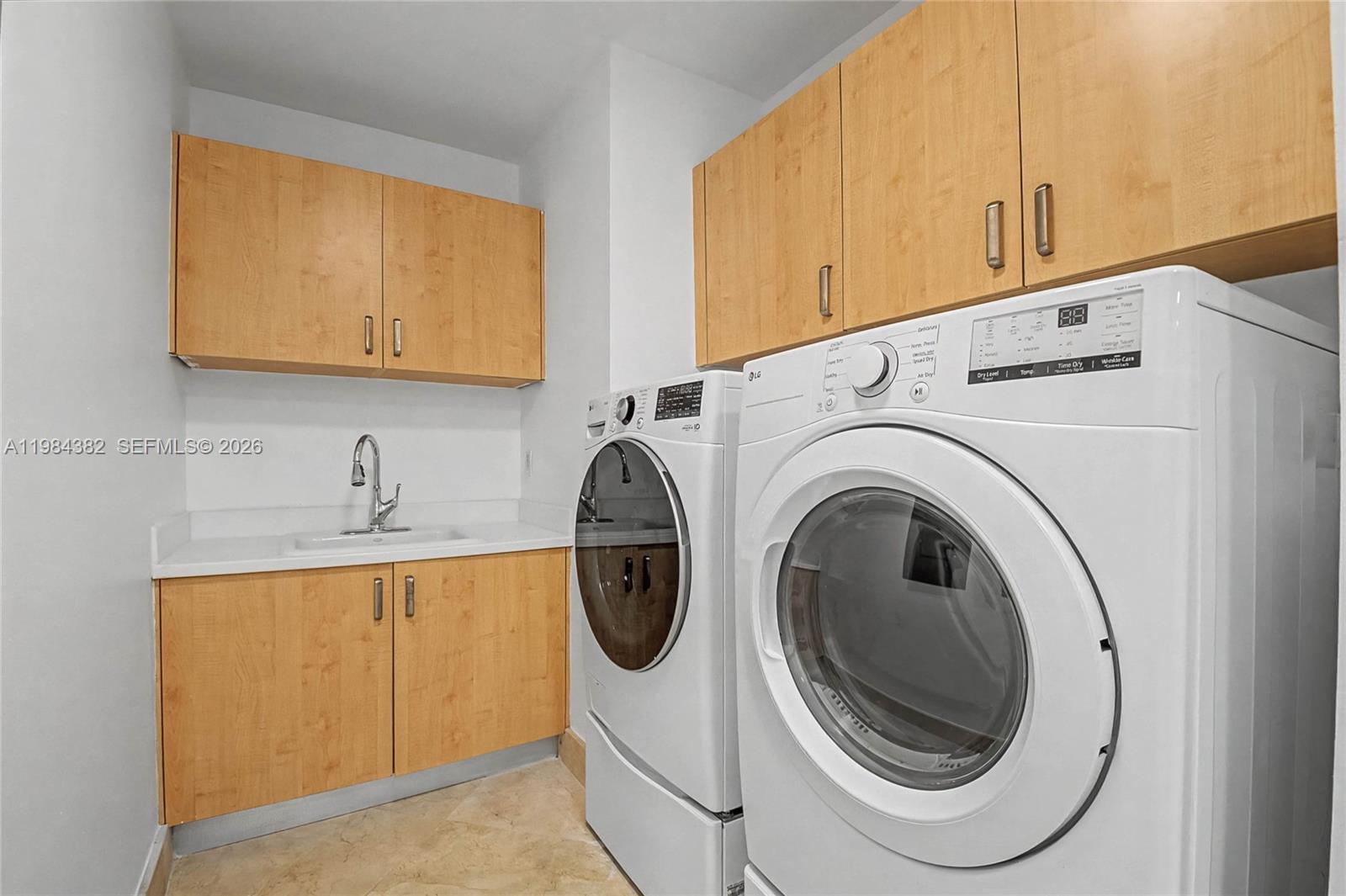 5959 Collins Ave #1503 Miami Beach, FL 33140