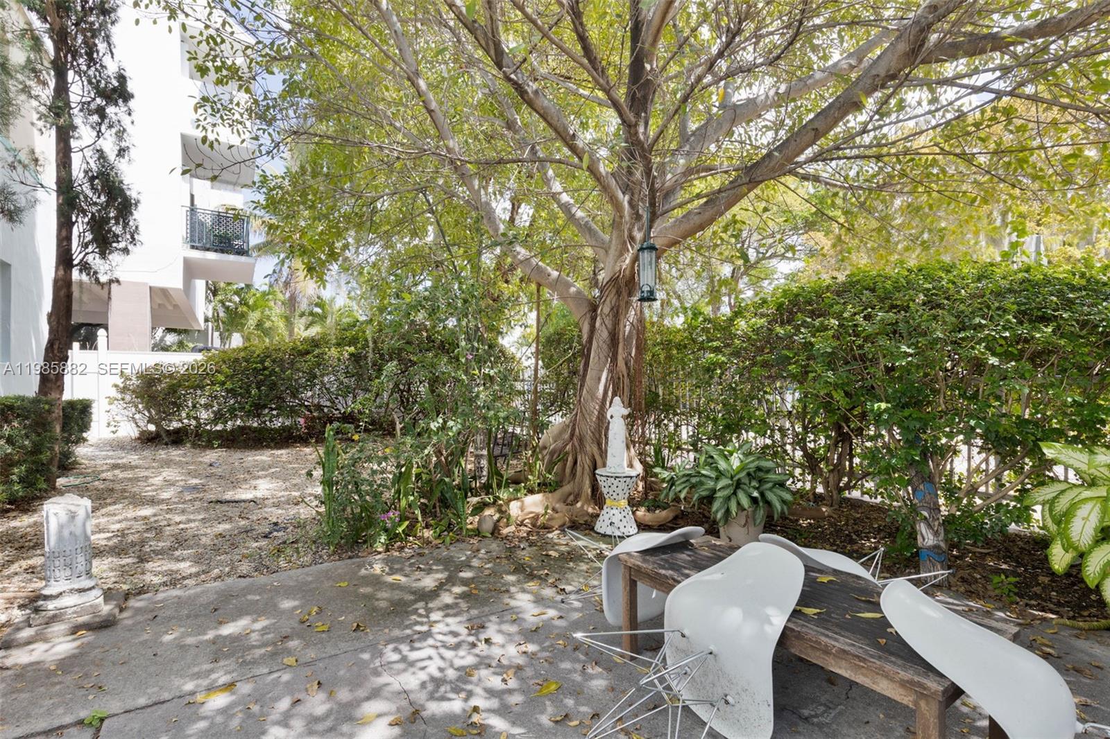 1001 7th St #202 Miami Beach, FL 33139