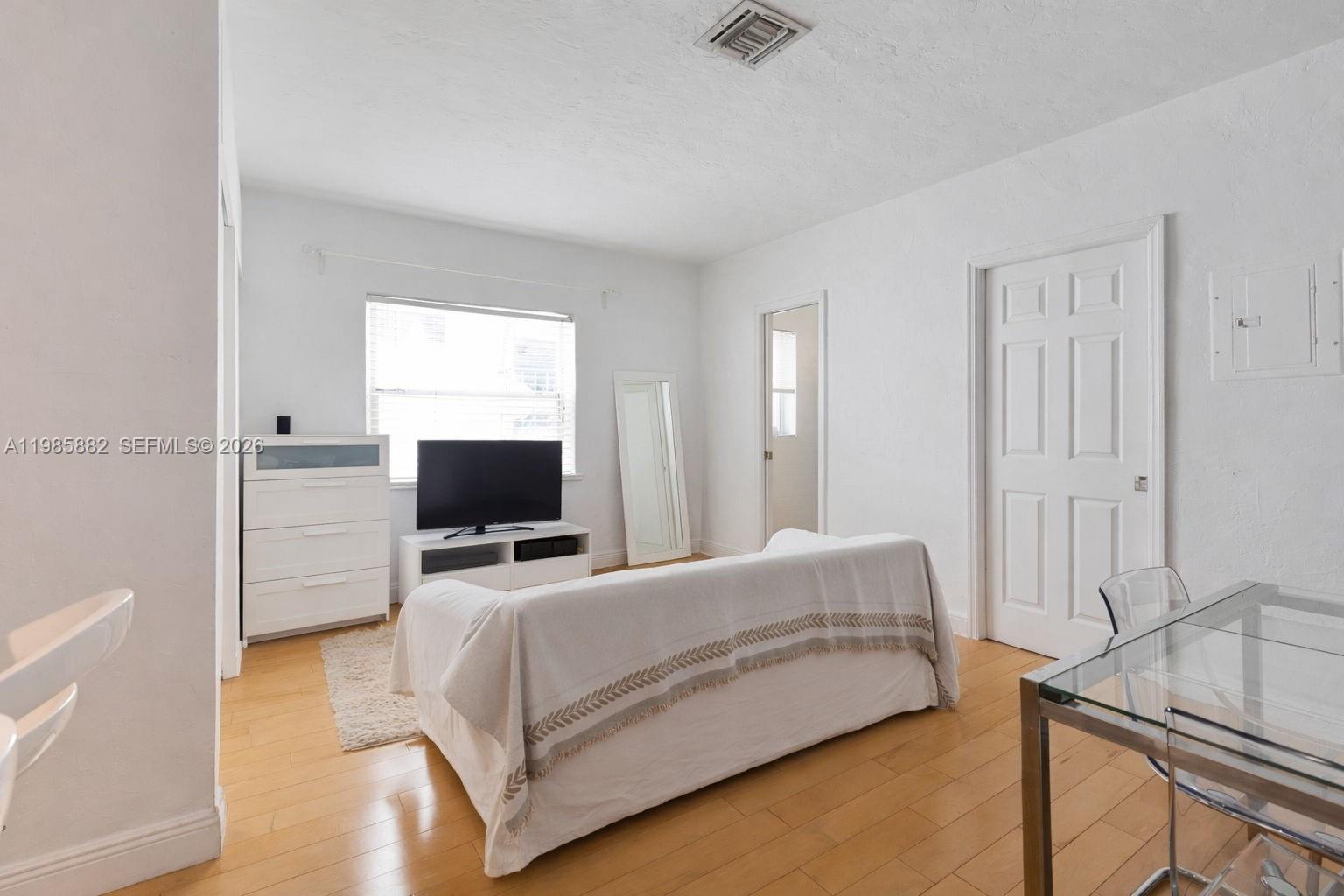 1001 7th St #202 Miami Beach, FL 33139