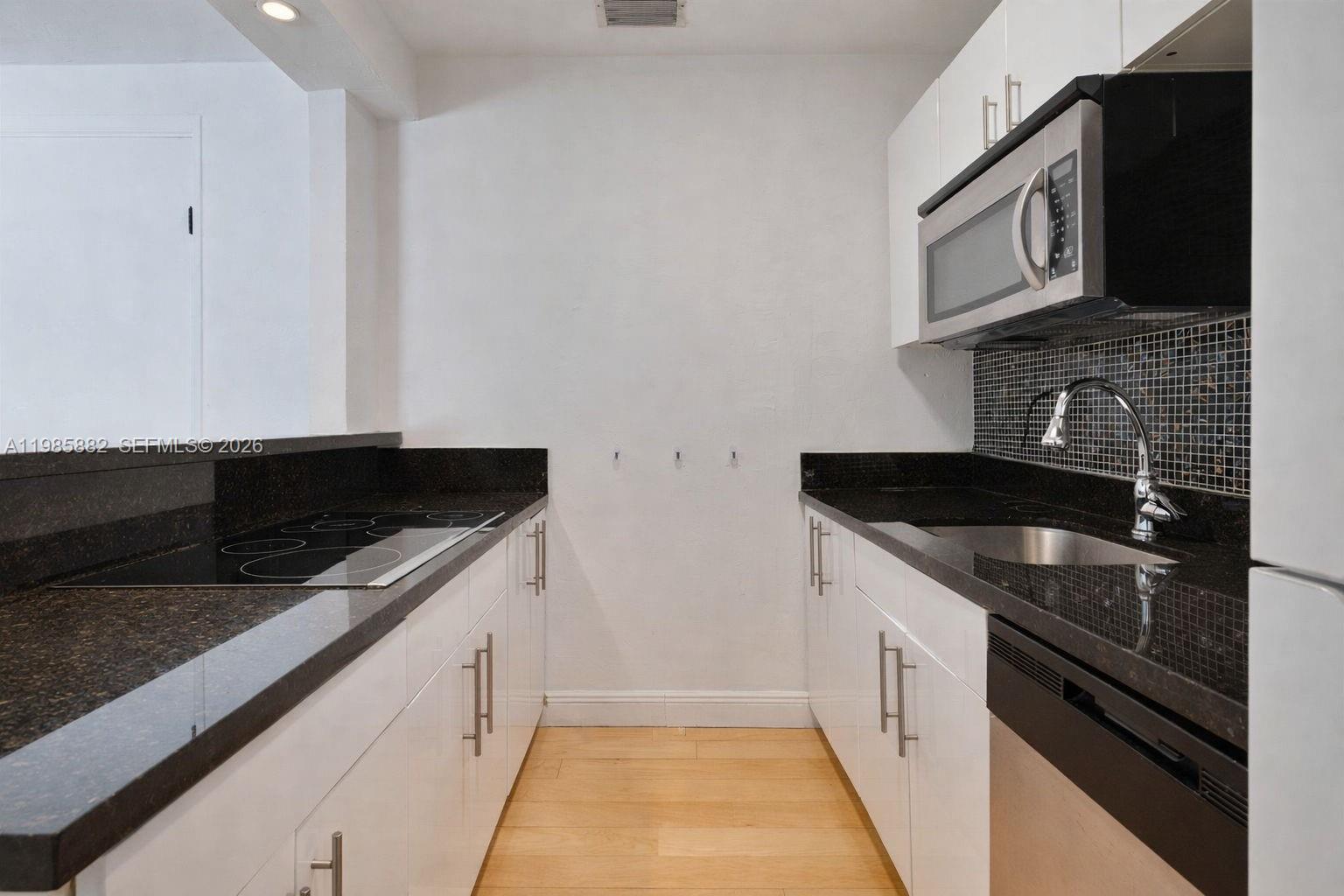 1001 7th St #202 Miami Beach, FL 33139