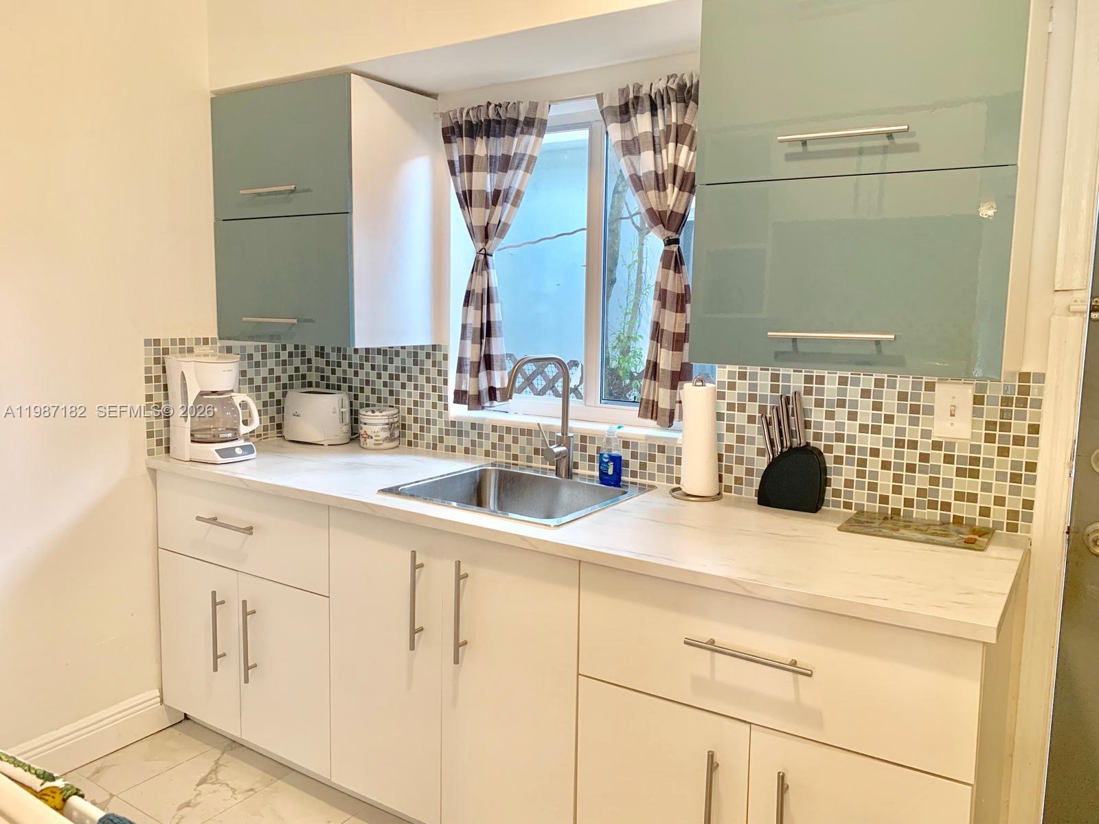 2 NE 45th St Miami, FL 33137