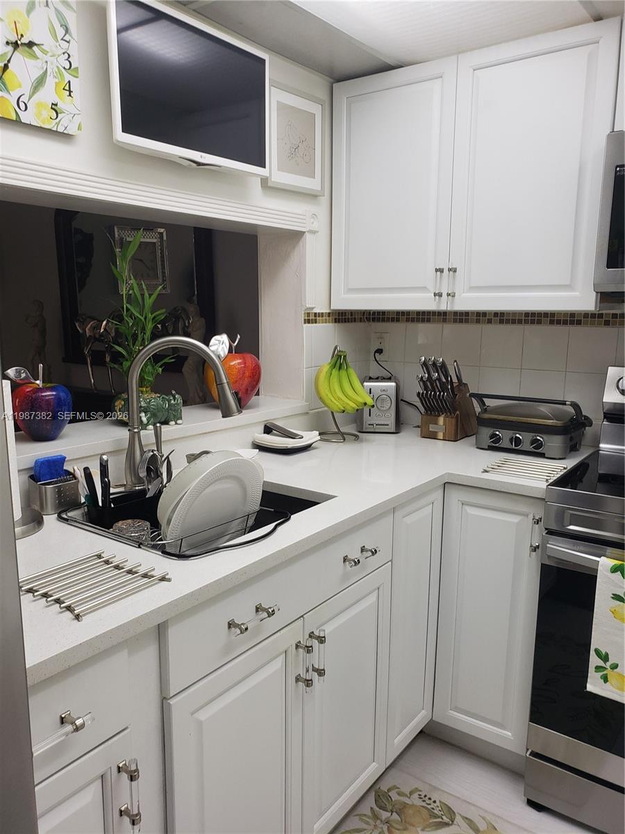 11800 SW 18th St #327-4 Miami, FL 33175