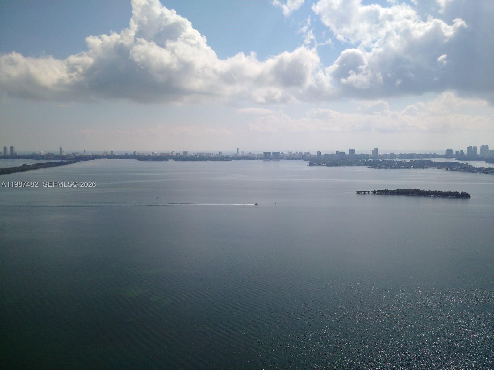 460 NE 28th St #3705