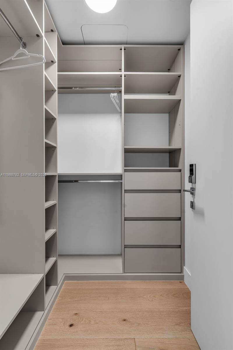 image Aston Martin Residences17