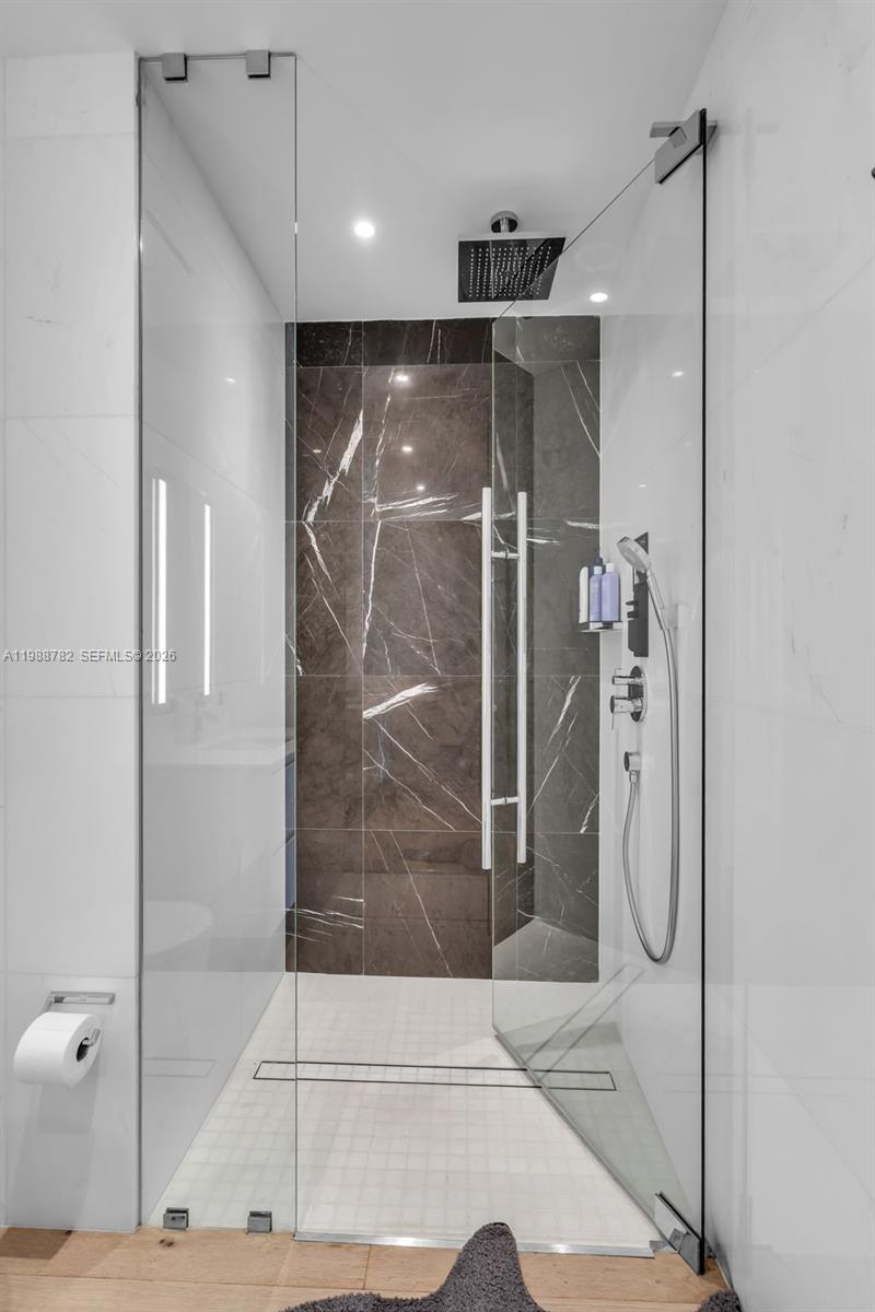 image Aston Martin Residences23