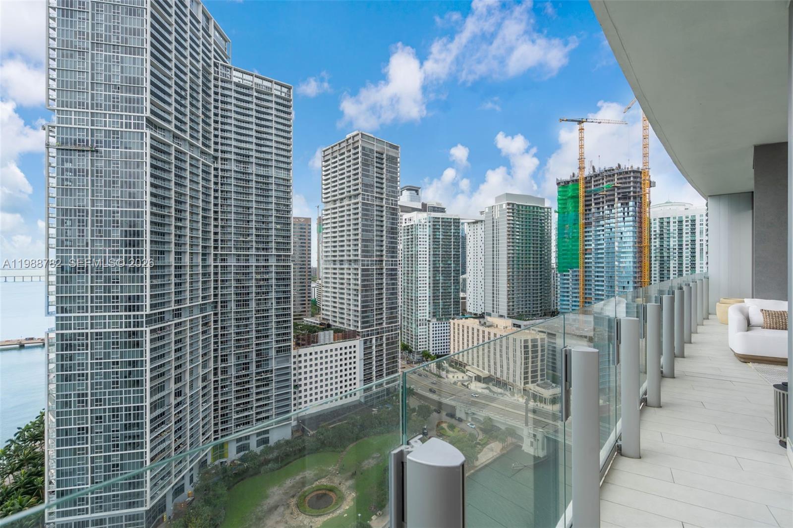 image Aston Martin Residences28