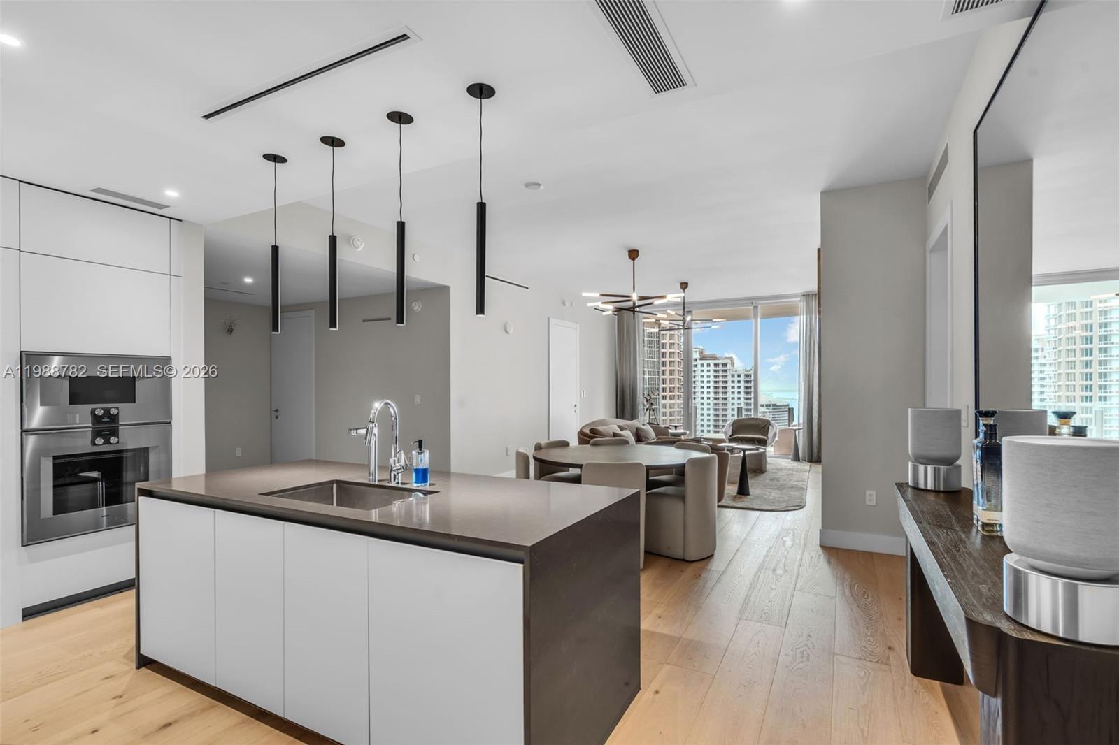 image Aston Martin Residences5