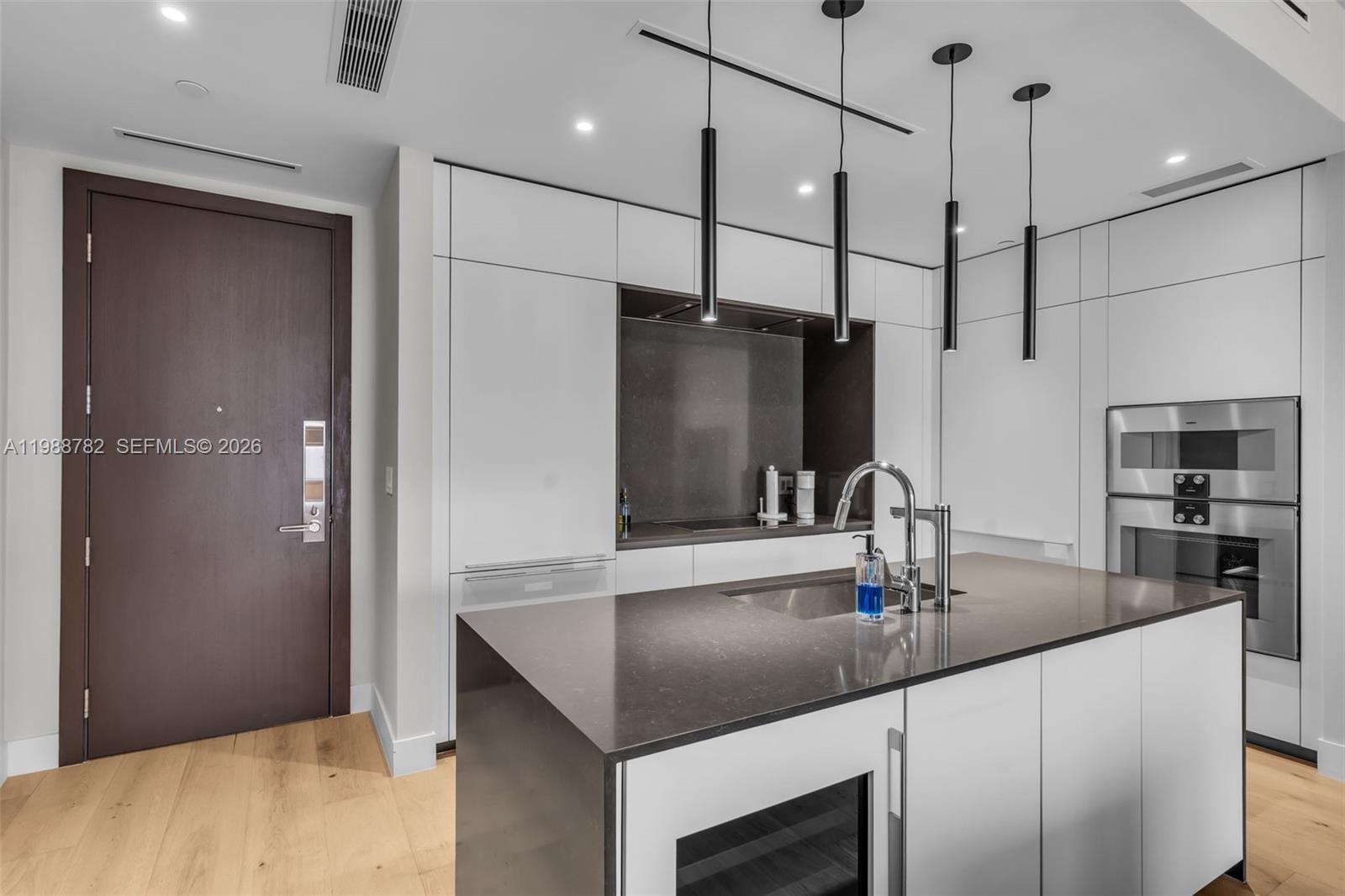 image Aston Martin Residences7