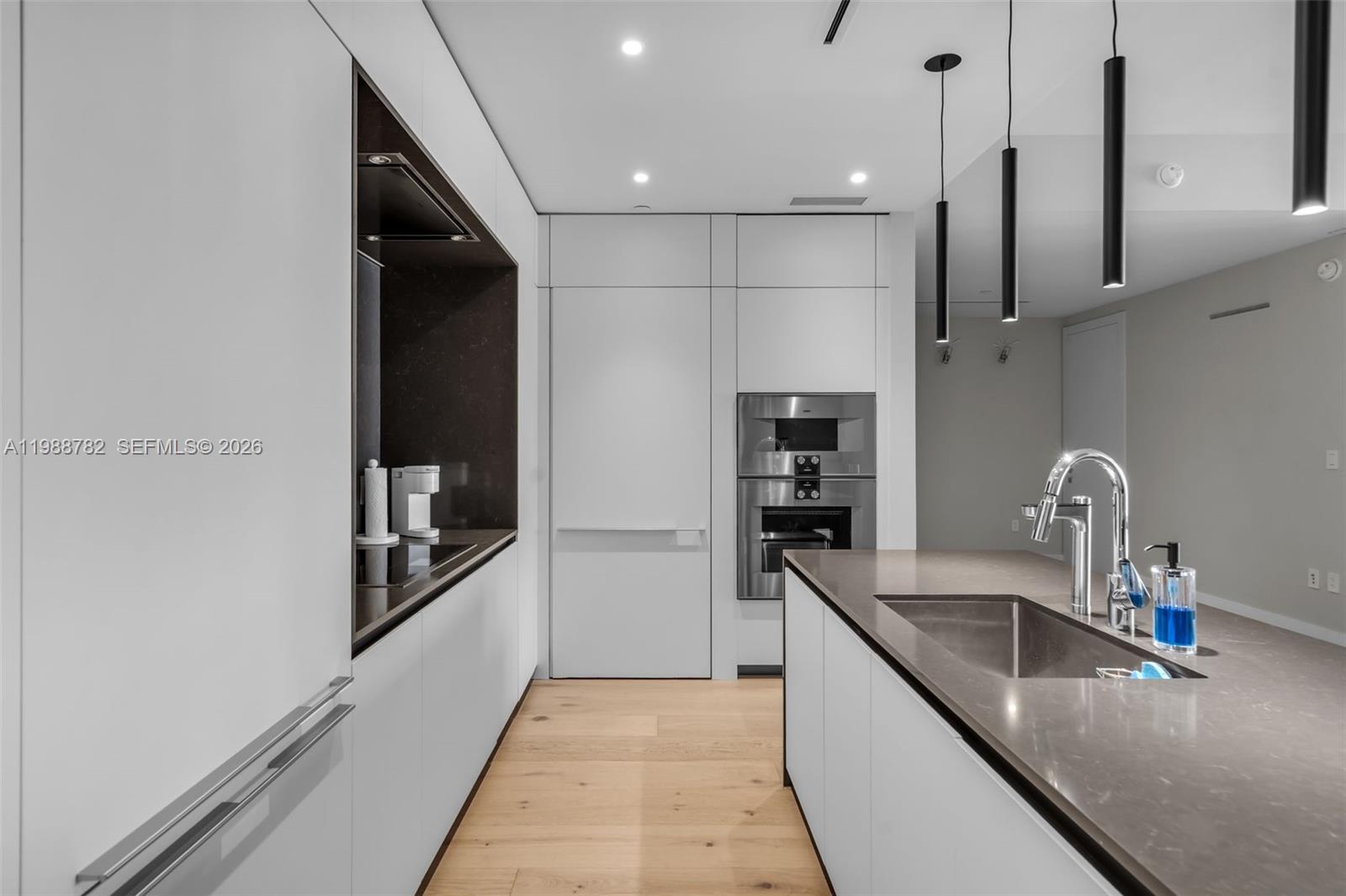 image Aston Martin Residences8