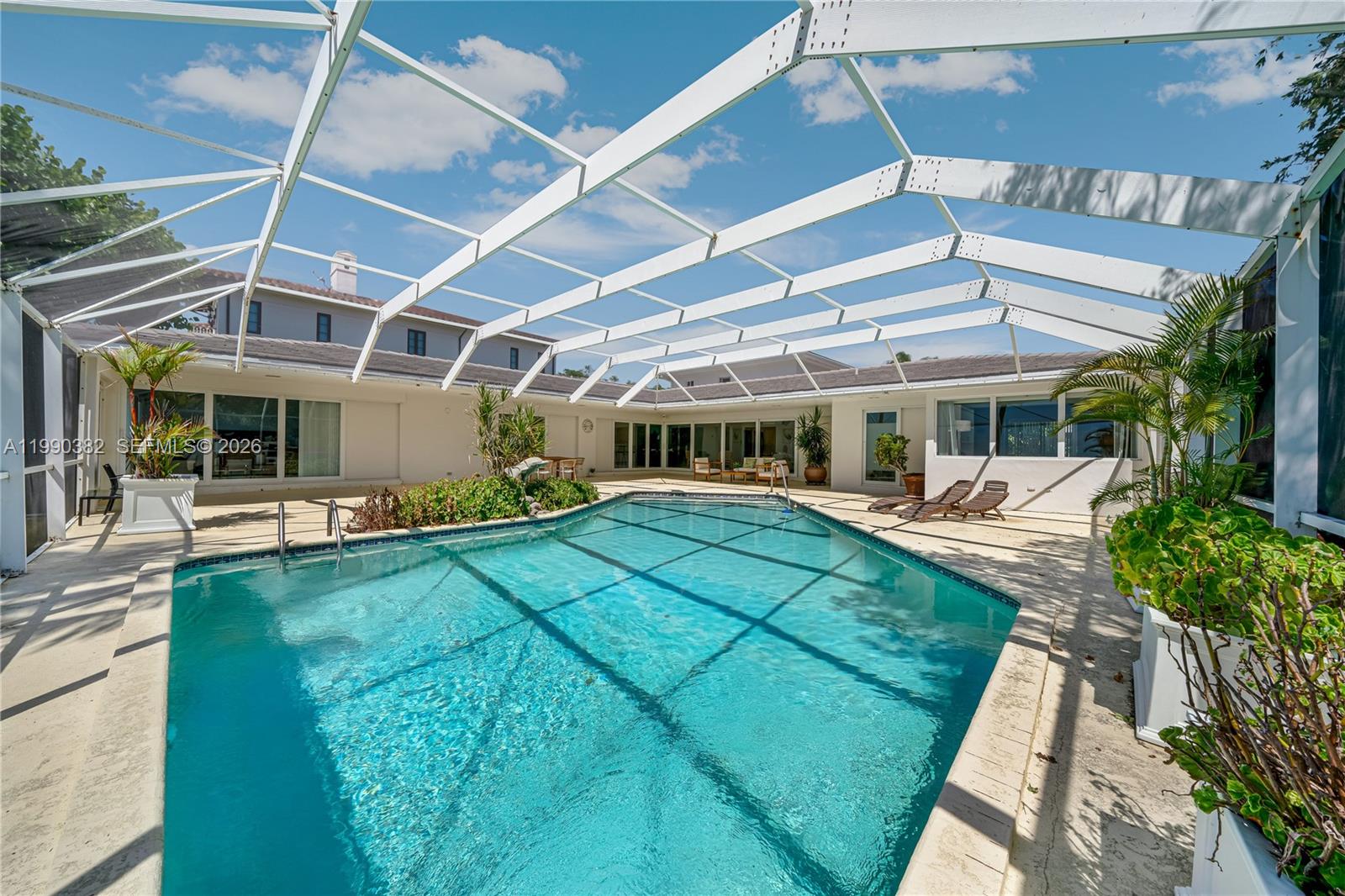 640 S Mashta Dr Key Biscayne, FL 33149