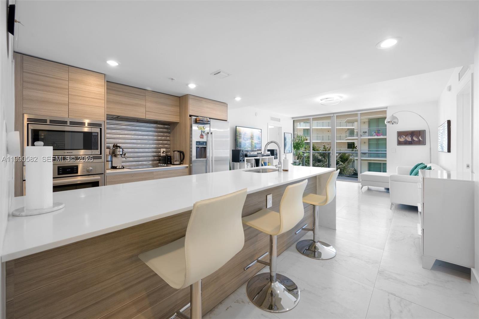 6610 Indian Crk Dr #406