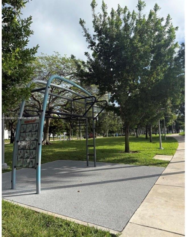 6484 Indian Crk Dr #107 Miami Beach, FL 33141