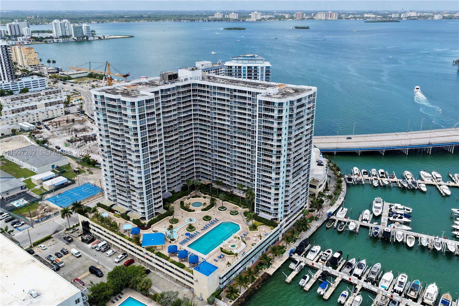 7601 E Treasure Dr #1119 North Bay Village, FL 33141