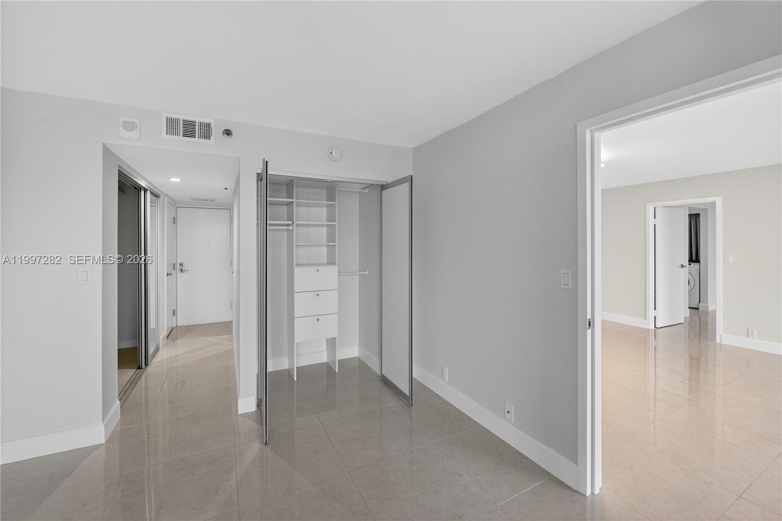 7601 E Treasure Dr #1119 North Bay Village, FL 33141