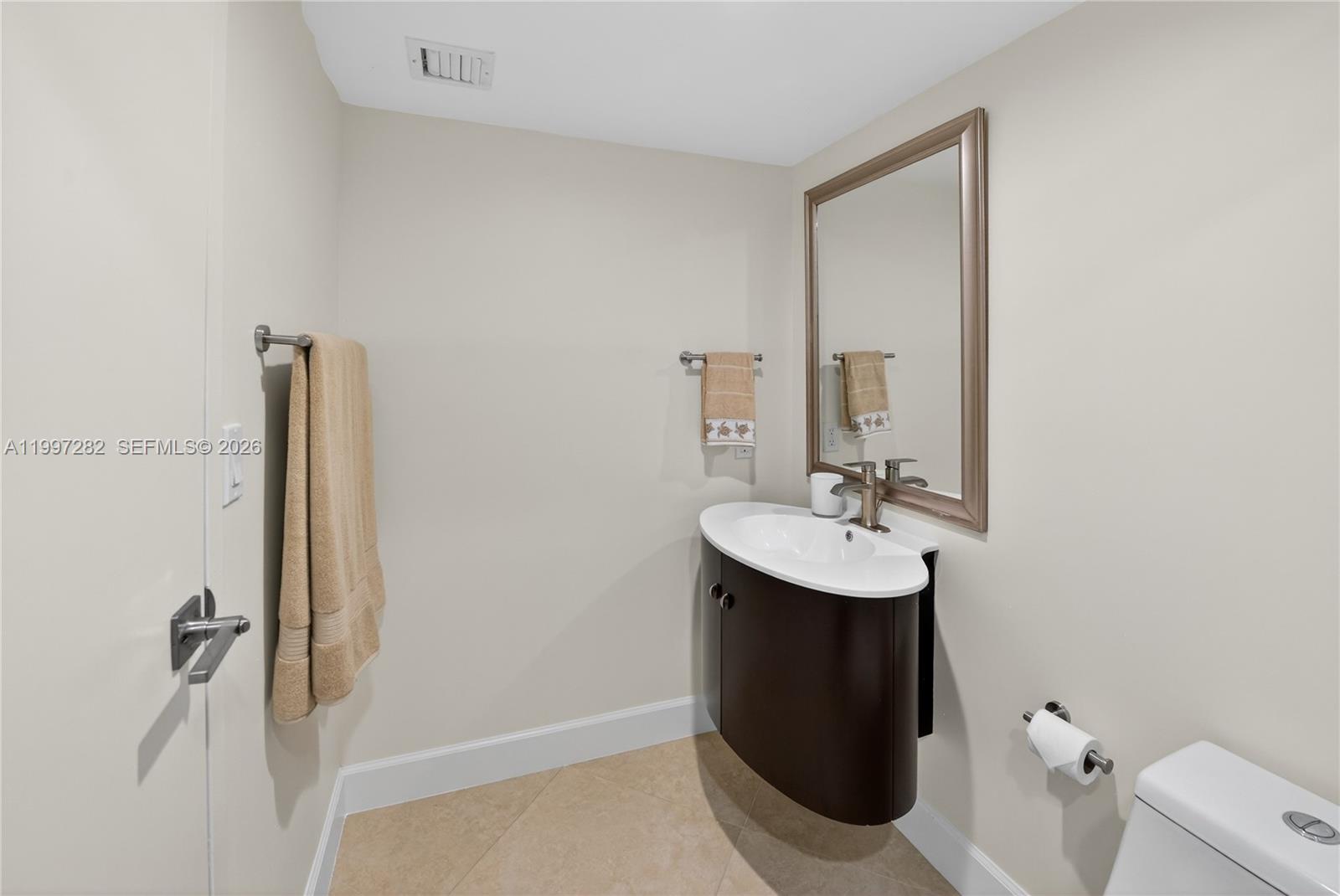 7601 E Treasure Dr #1119 North Bay Village, FL 33141