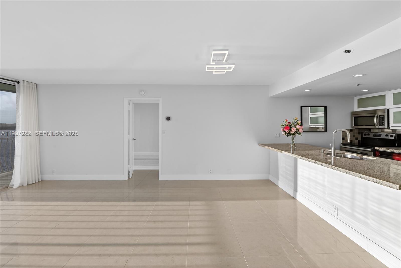 7601 E Treasure Dr #1119 North Bay Village, FL 33141