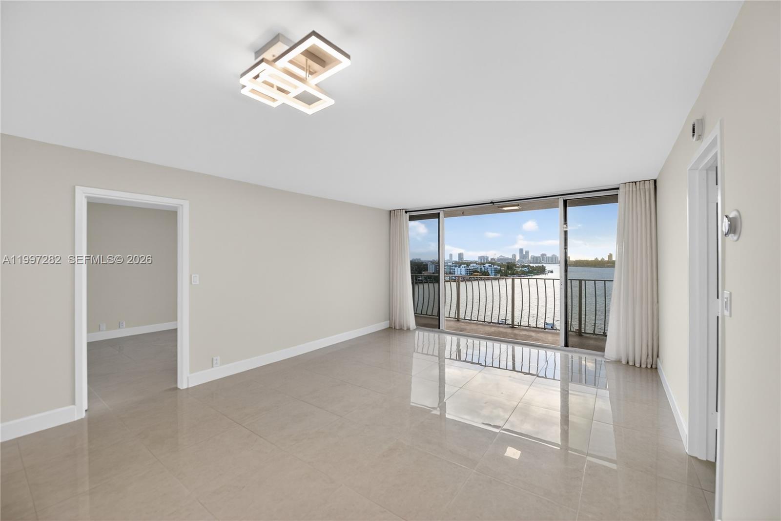 7601 E Treasure Dr #1119 North Bay Village, FL 33141
