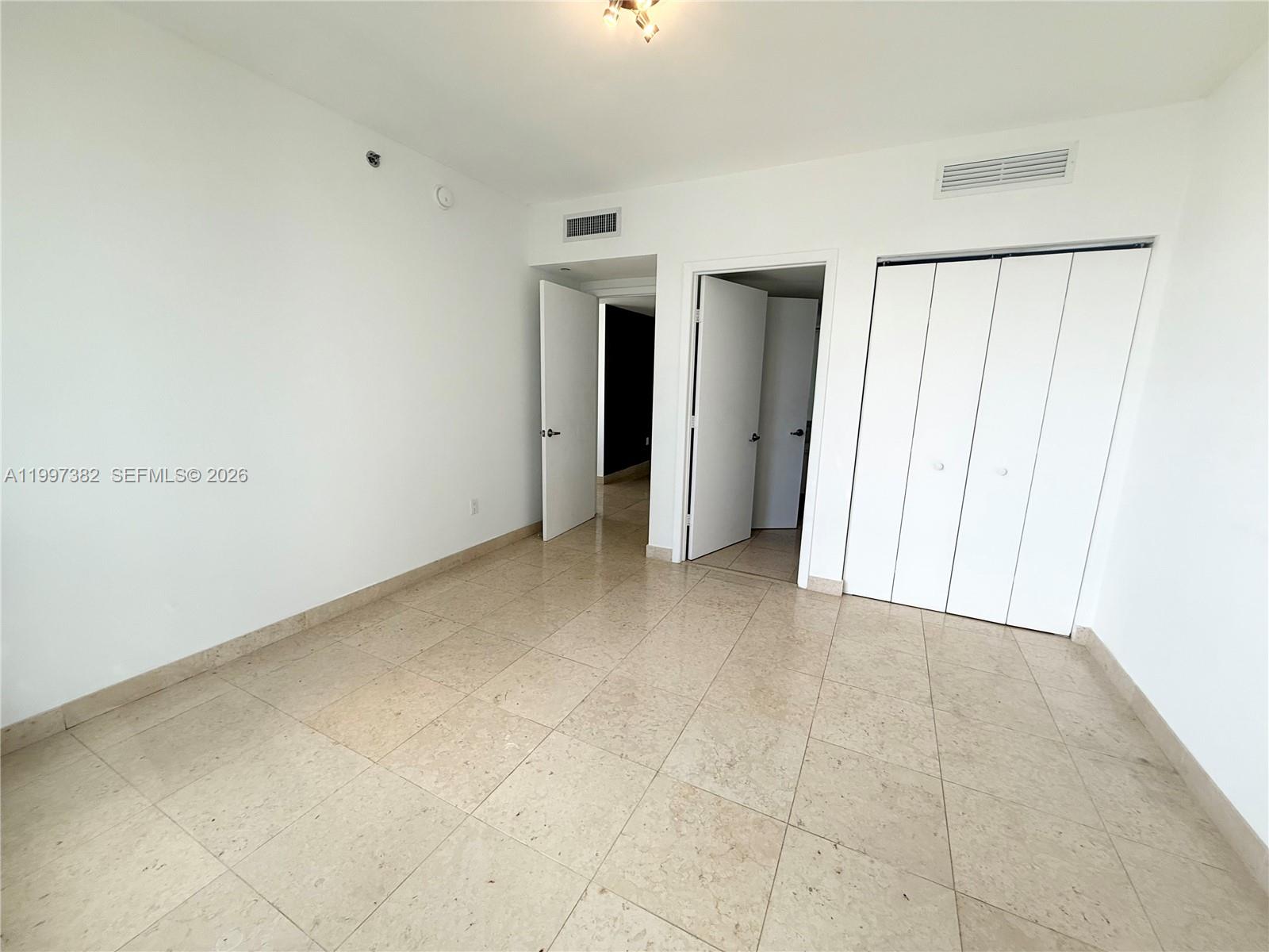 image Icon Brickell I11