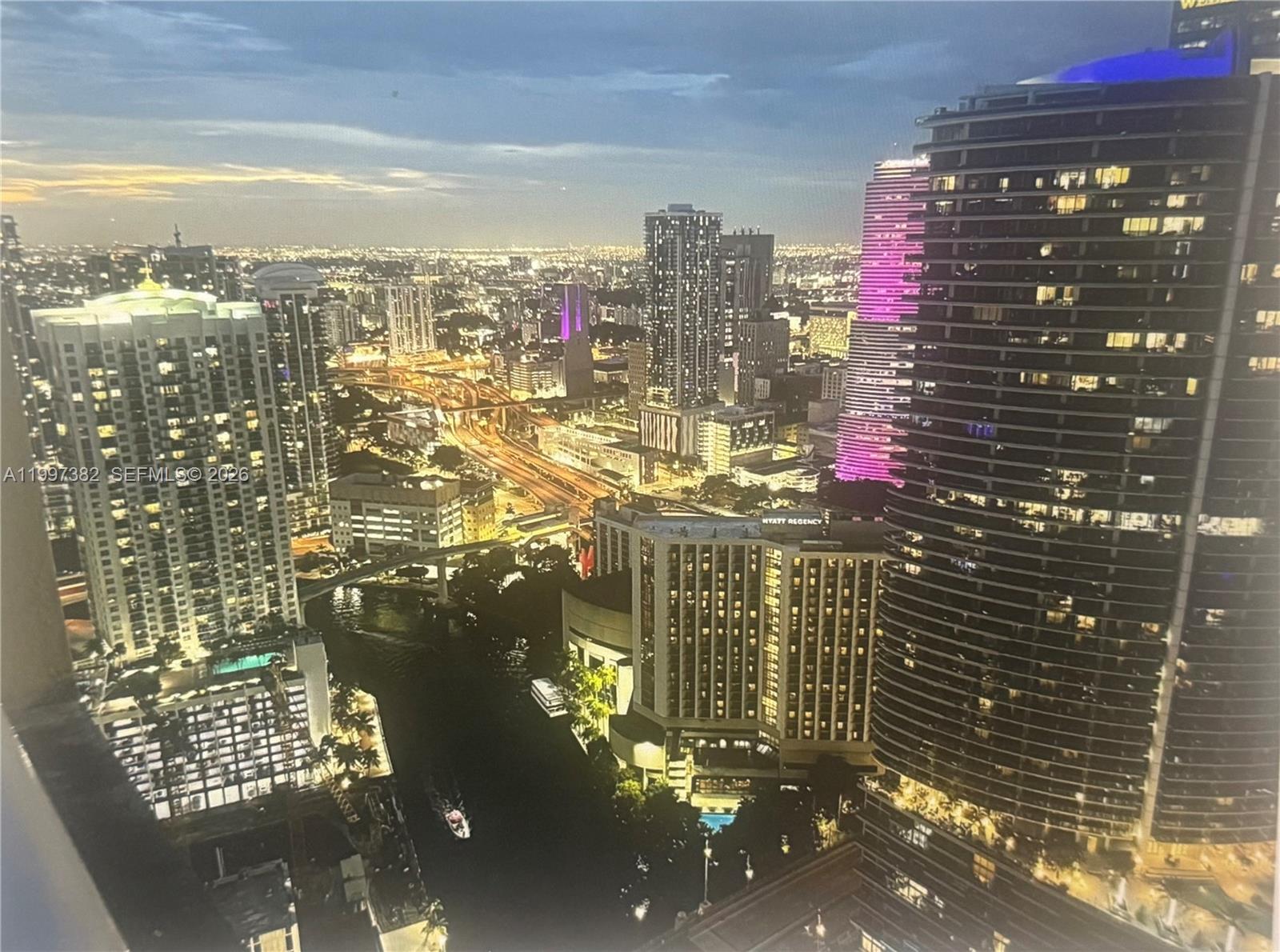 image Icon Brickell I16