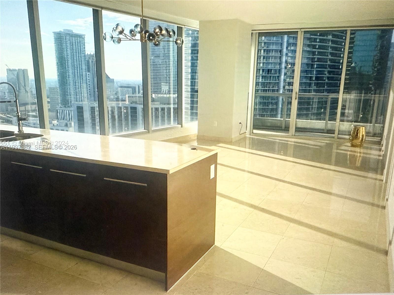 image Icon Brickell I1