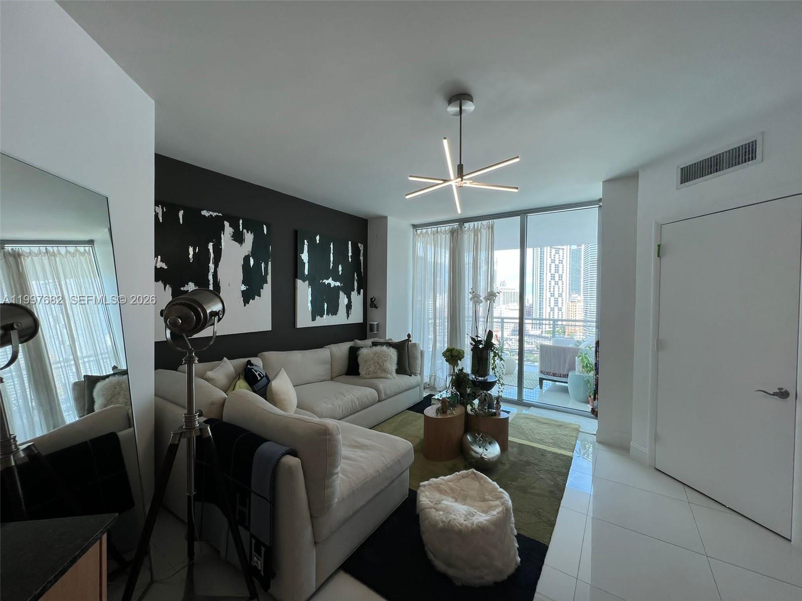 350 S Miami Ave #1809