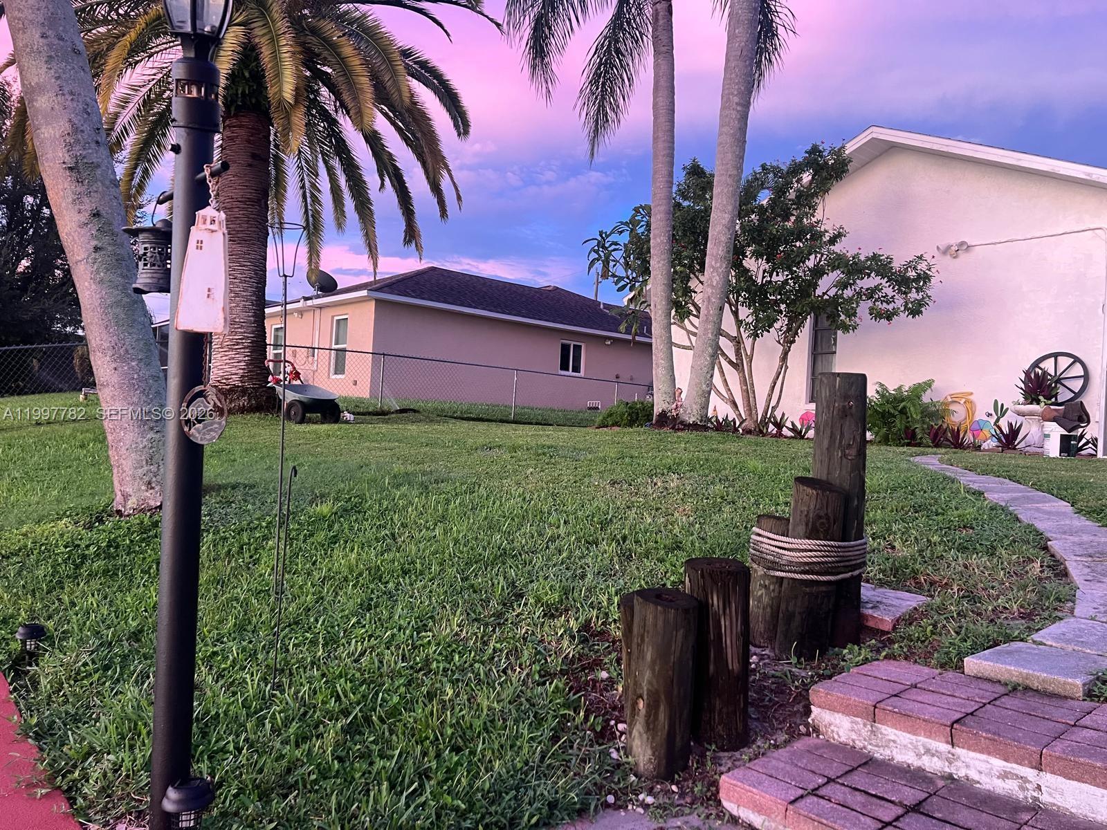 251 SW 22th Pl Cape Coral, FL 33991