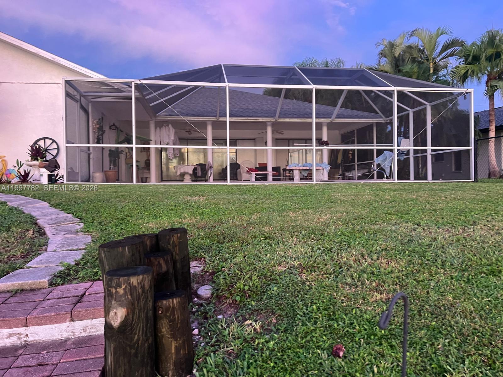 251 SW 22th Pl Cape Coral, FL 33991