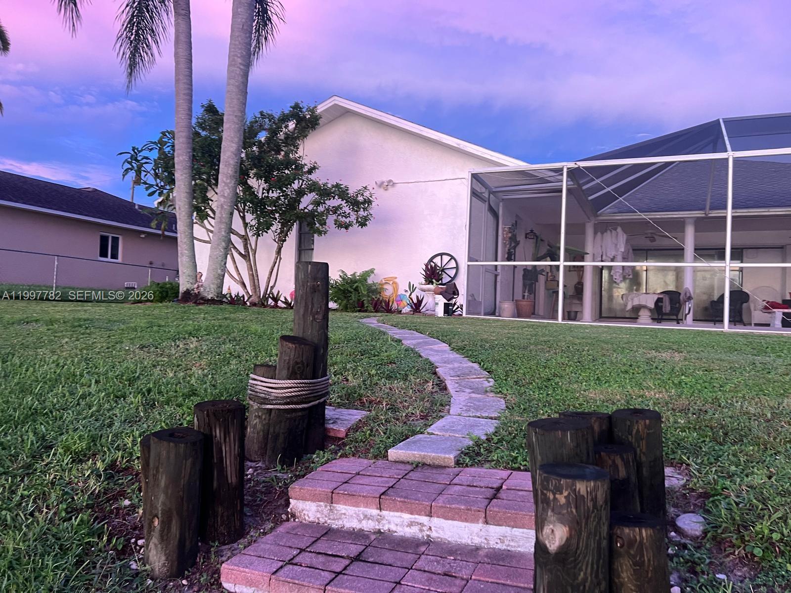 251 SW 22th Pl Cape Coral, FL 33991