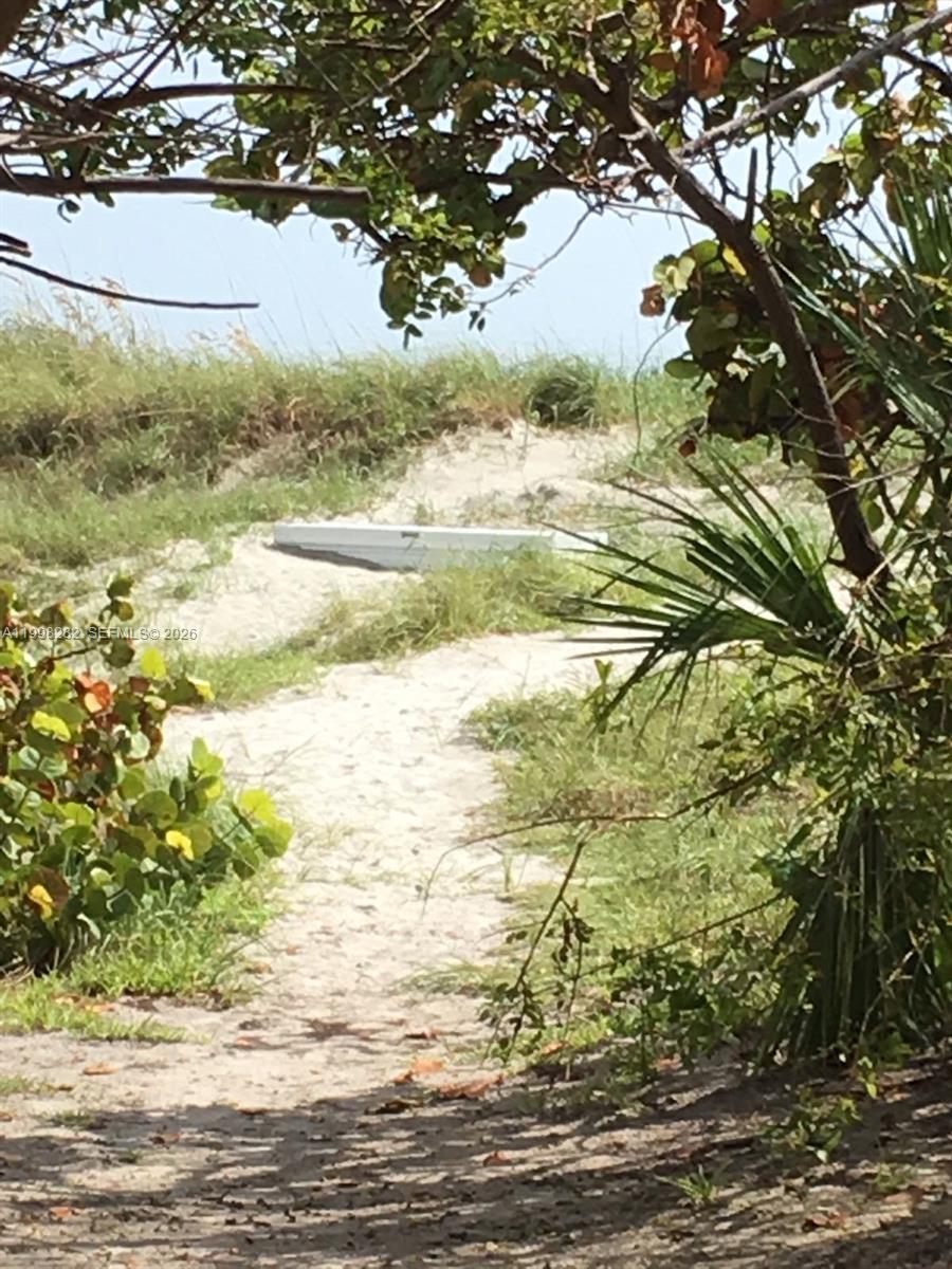 177 Ocean Ln Dr #512 Key Biscayne, FL 33149