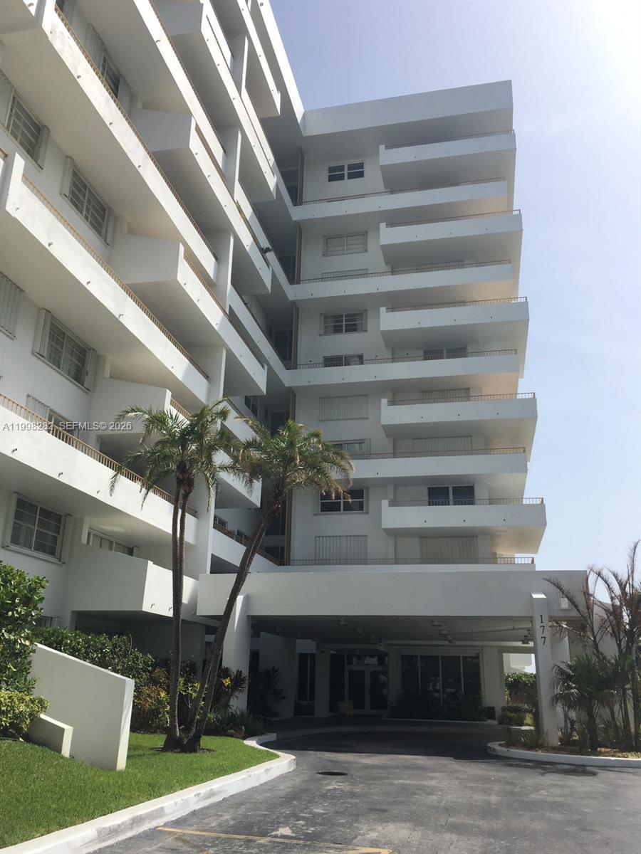 177 Ocean Ln Dr #512 Key Biscayne, FL 33149