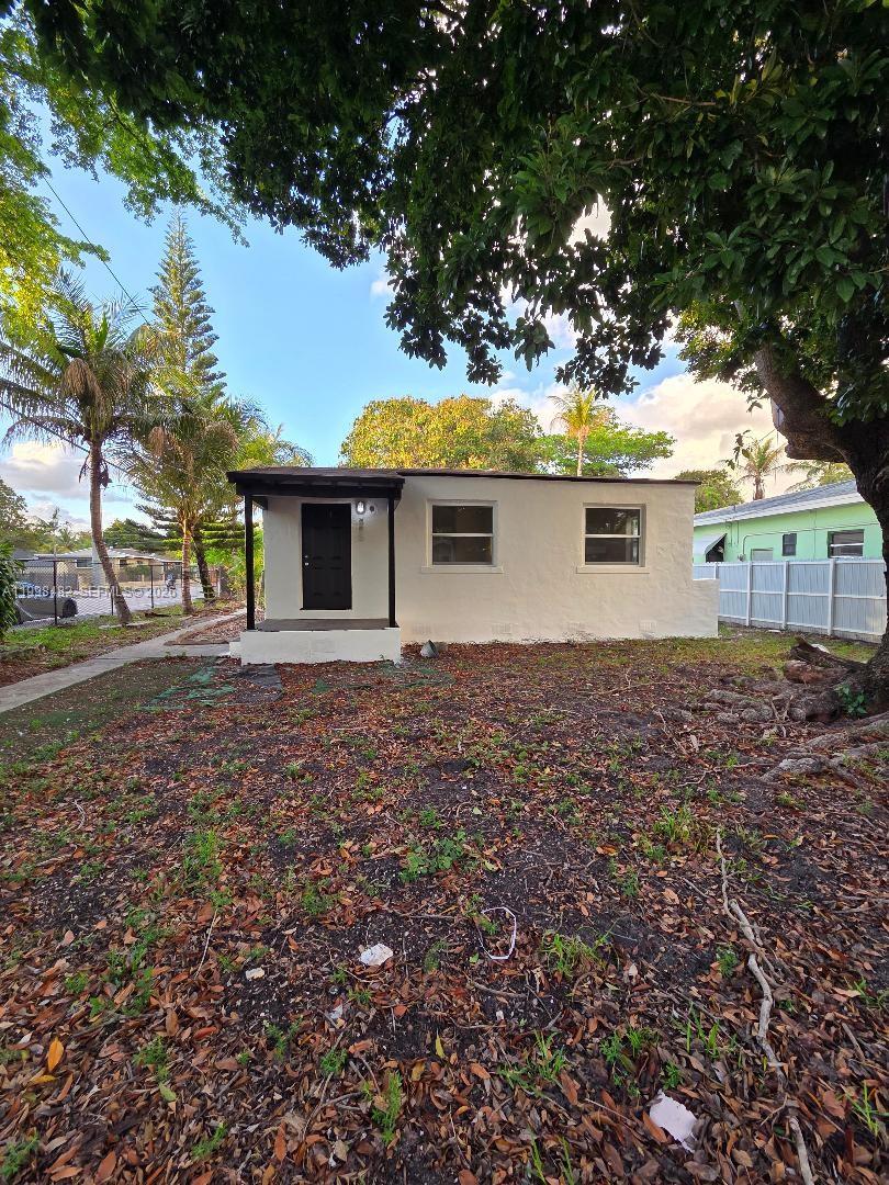 295 NW 48th St