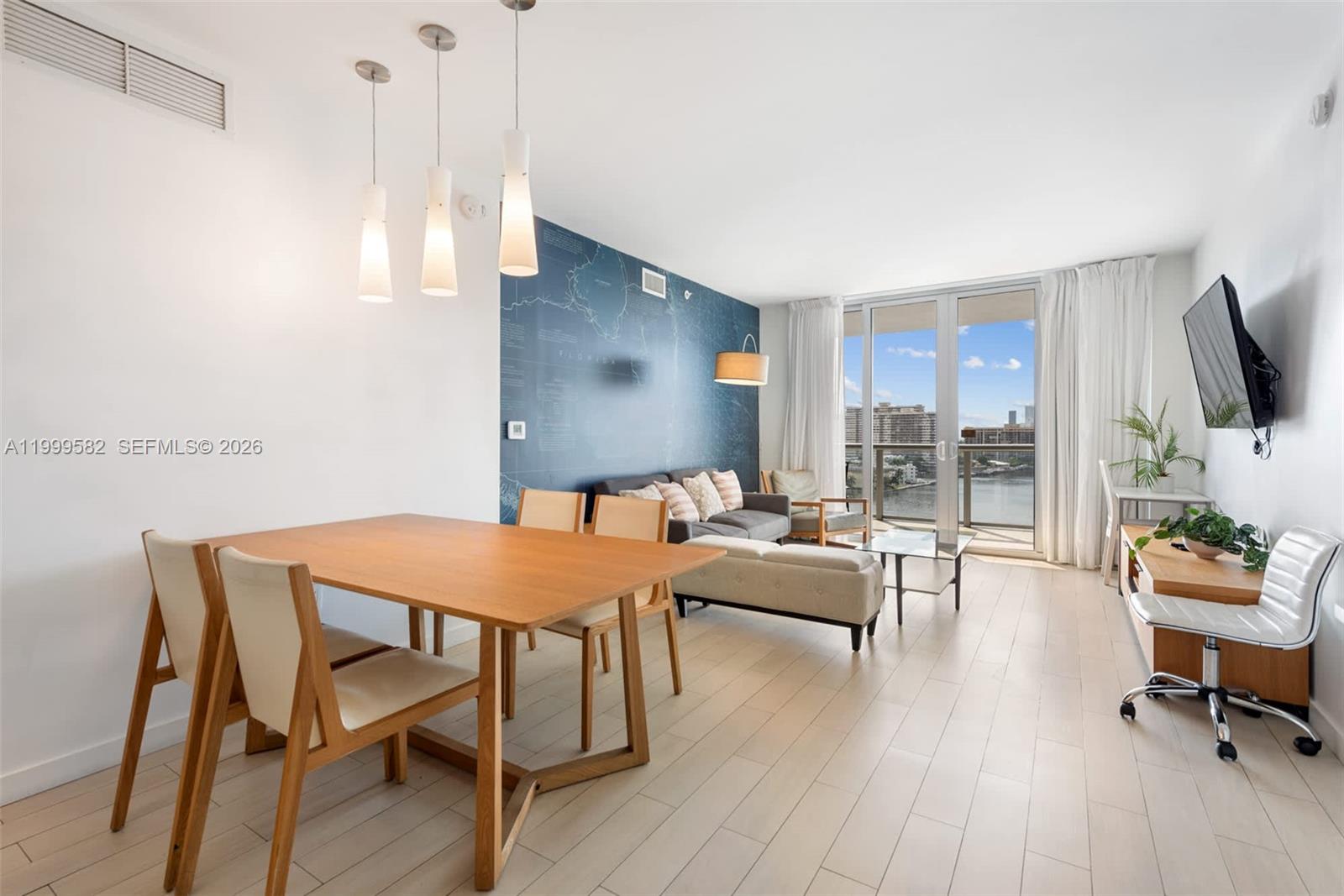 image Beachwalk Condominium24