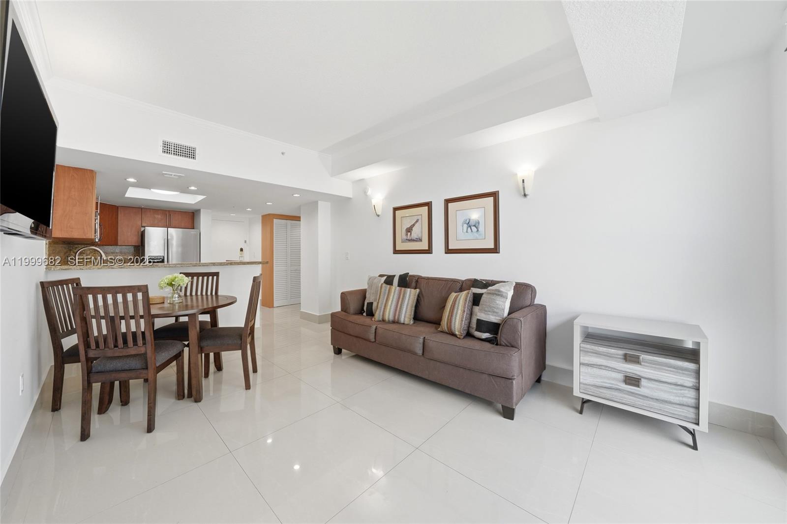 2951 S Bayshore Dr #1111