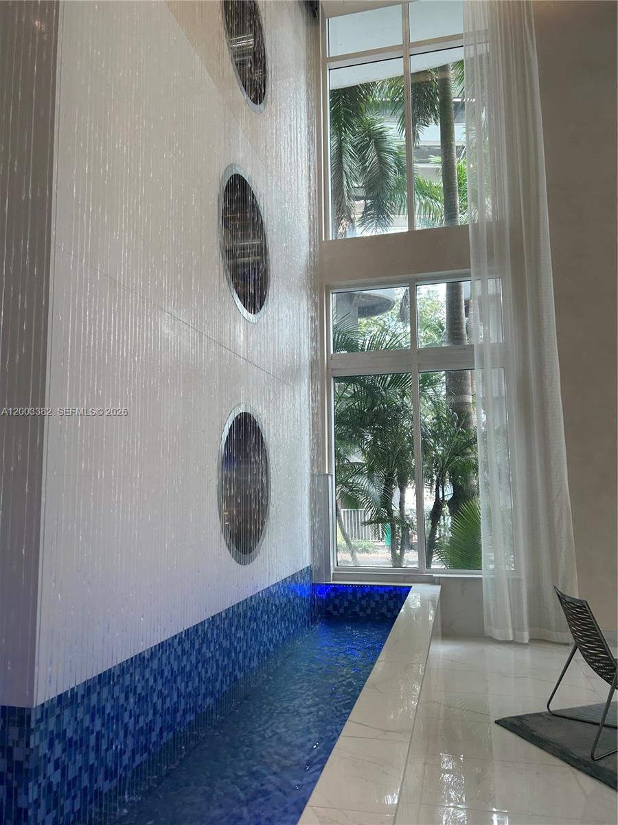 image Brickell on the River South8