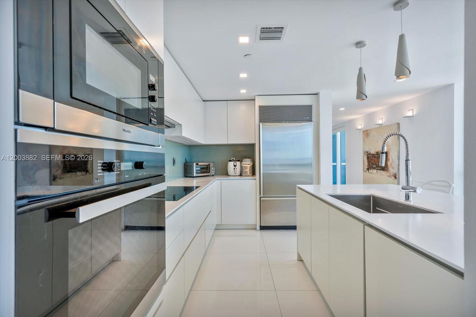 520 West Ave #2101 Miami Beach, FL 33139