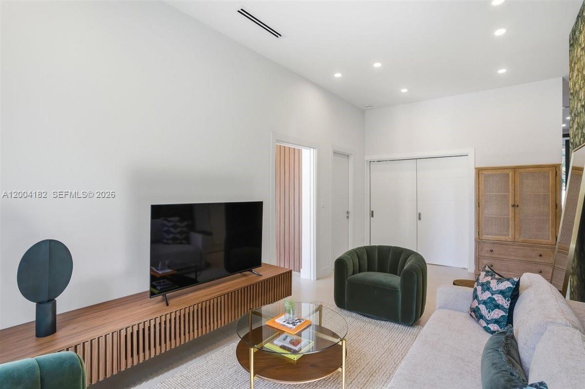 4354 Alton Rd Miami Beach, FL 33140