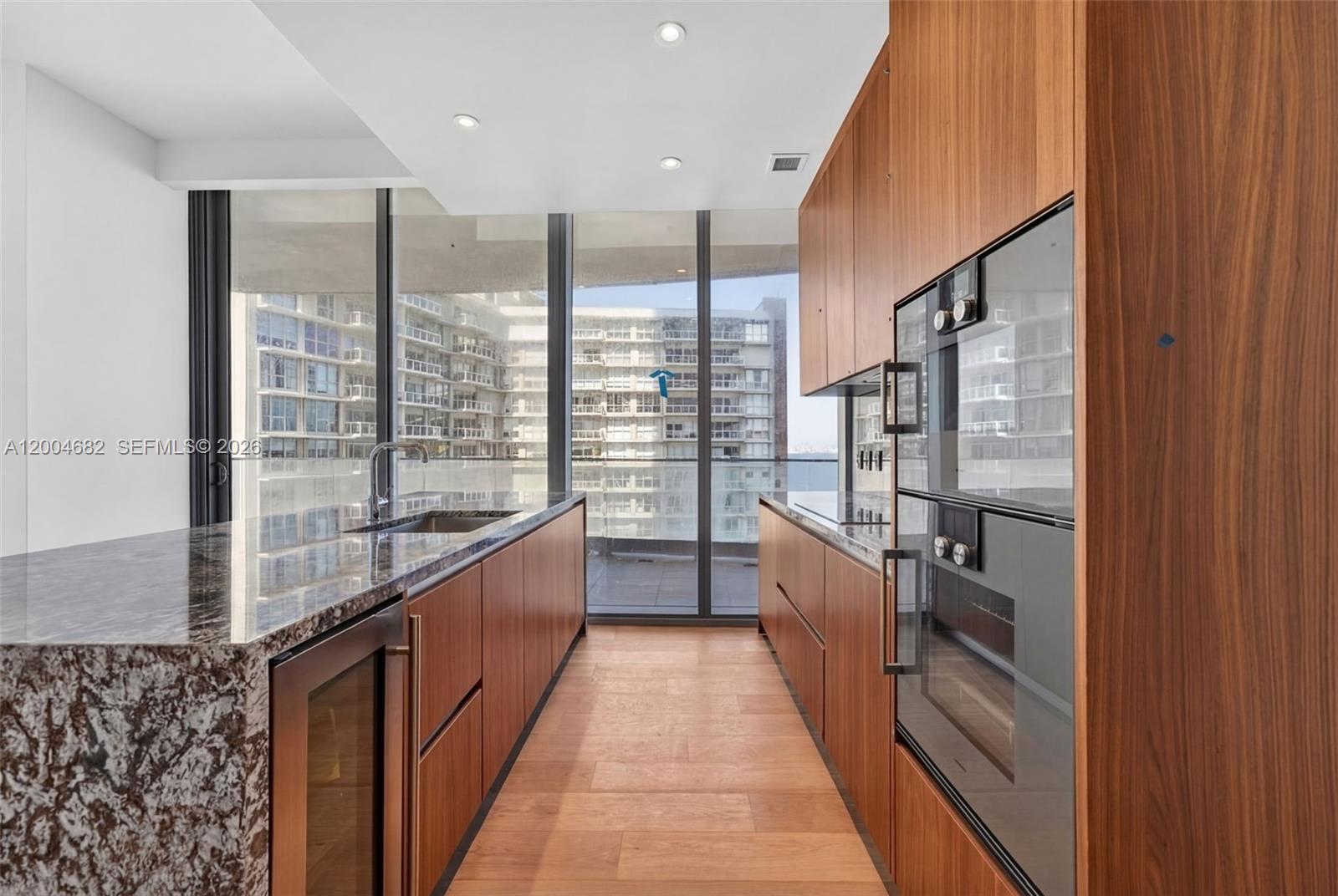 175 SE 25th Rd #1404 Miami, FL 33129