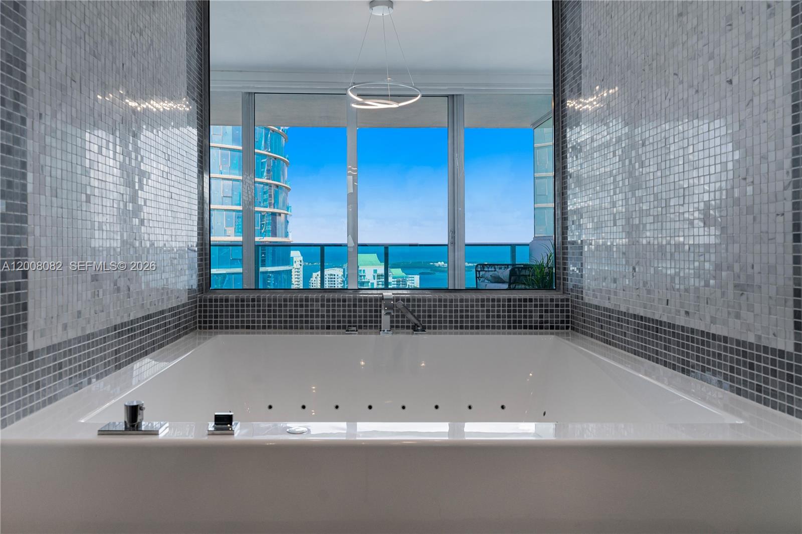 image Epic Residences25