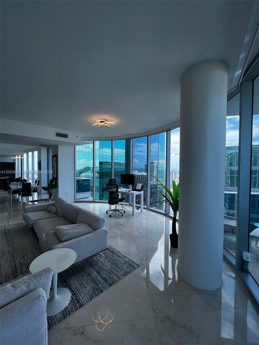 image Epic Residences47
