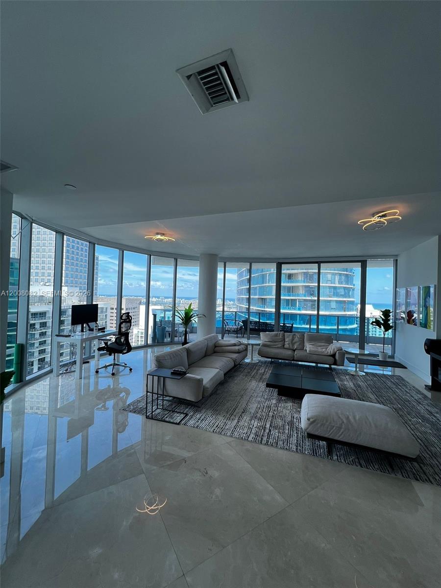 image Epic Residences48
