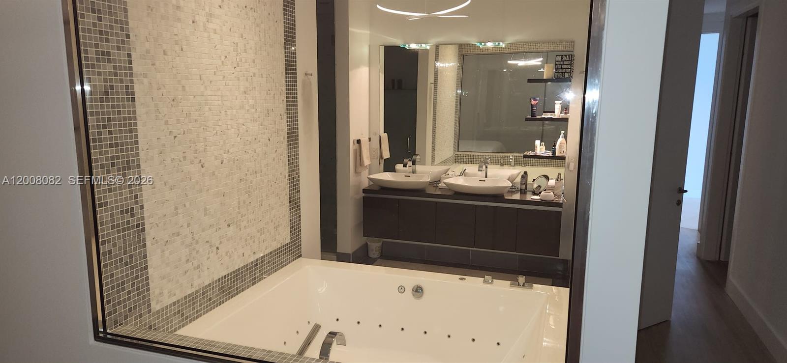 image Epic Residences54